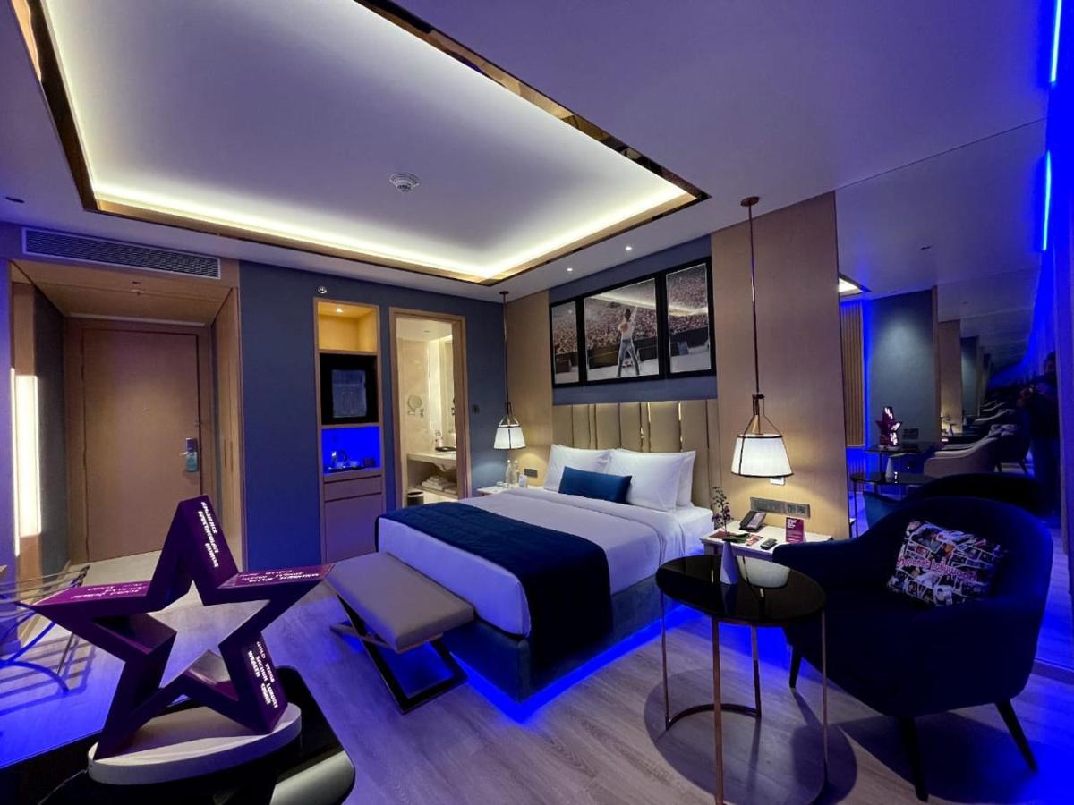 Planet Hollywood Thane Εξωτερικό φωτογραφία