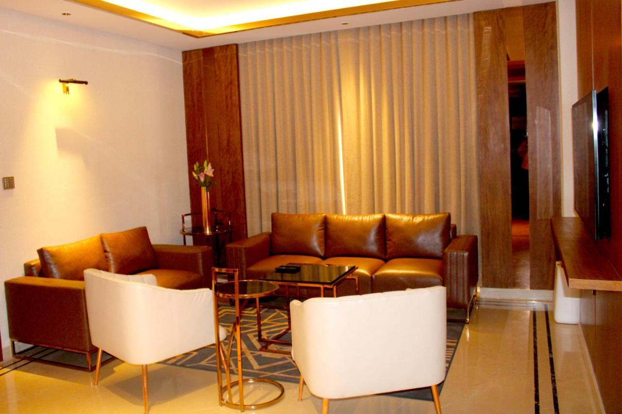 Planet Hollywood Thane Εξωτερικό φωτογραφία